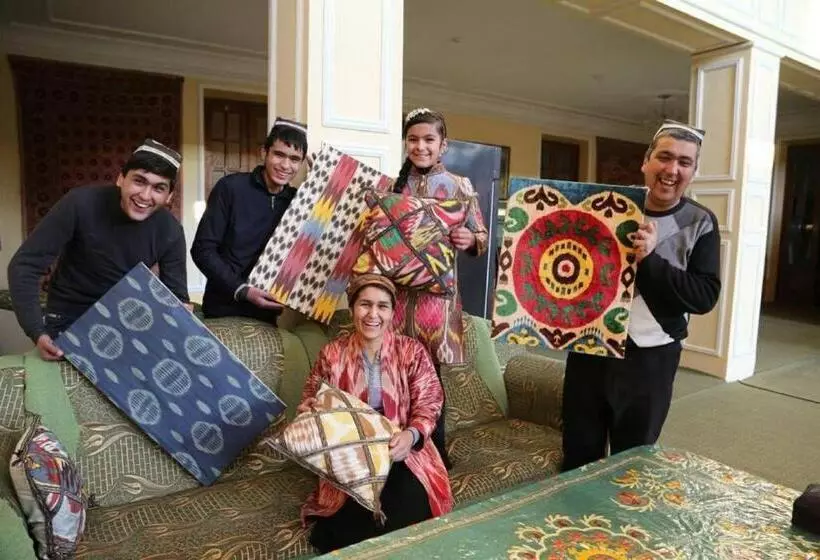 ペンション Guest House Ikathouse