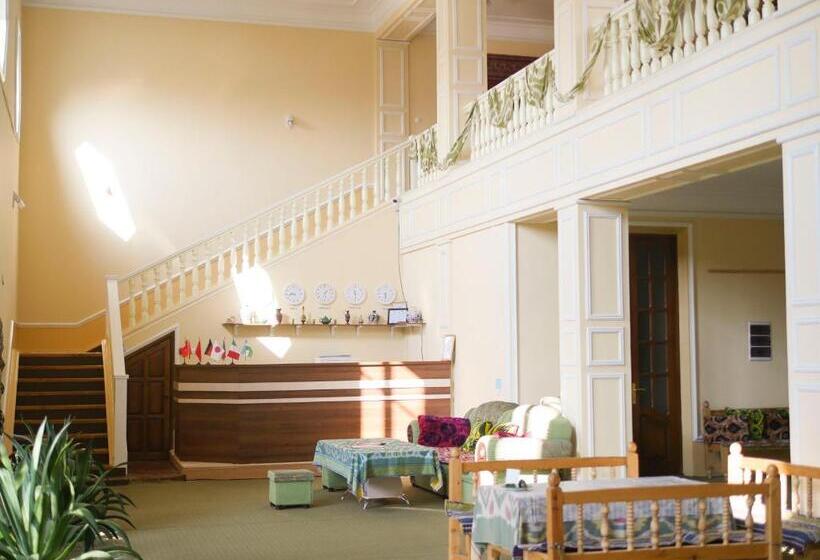 پانسیون Guest House Ikathouse