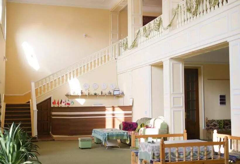 ペンション Guest House Ikathouse