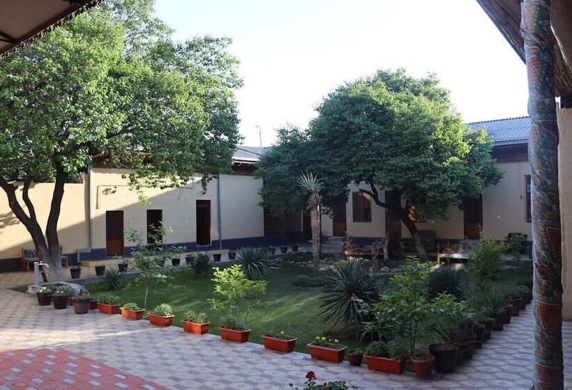 پانسیون Guest House Ikathouse