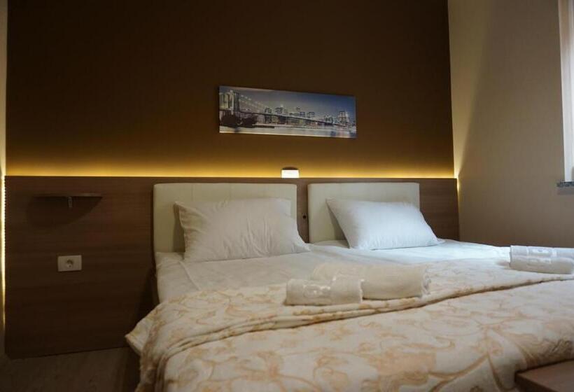 پانسیون Rooms And Apartment Soča Kobarid