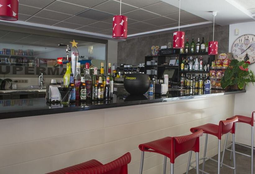 ユースホステル Camping Arena Blanca