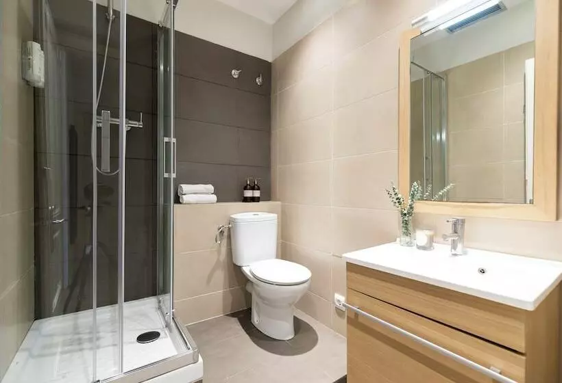 Aspasios Urquinaona Apartments