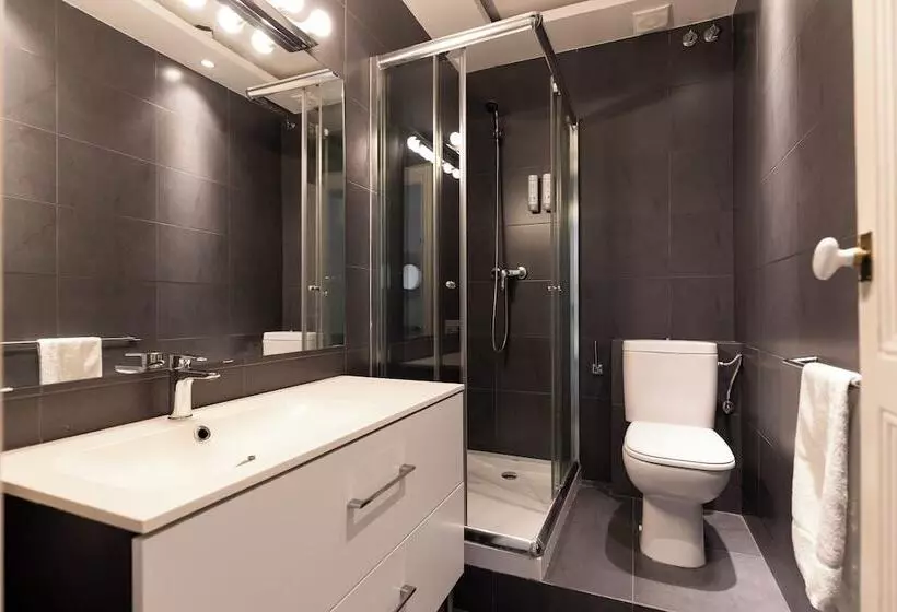 Aspasios Urquinaona Apartments