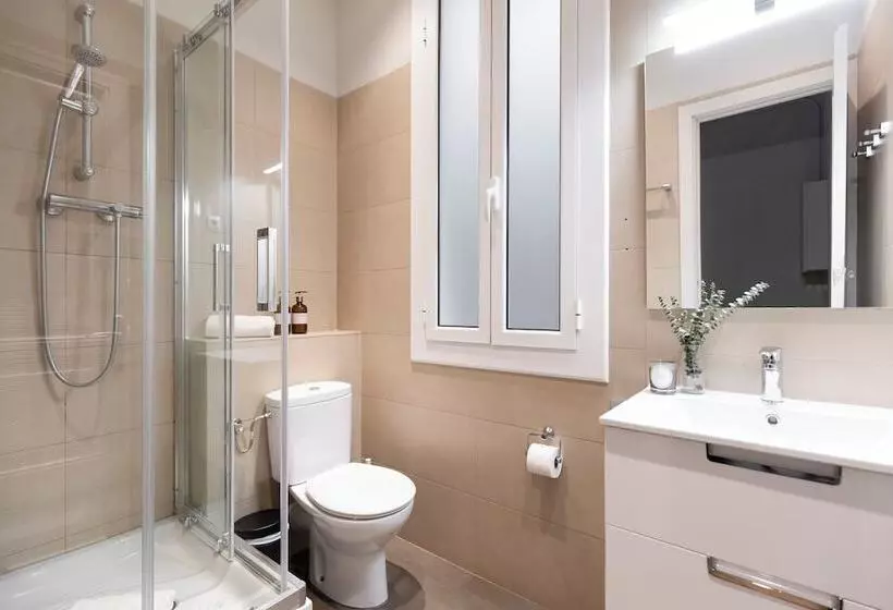 Aspasios Urquinaona Apartments