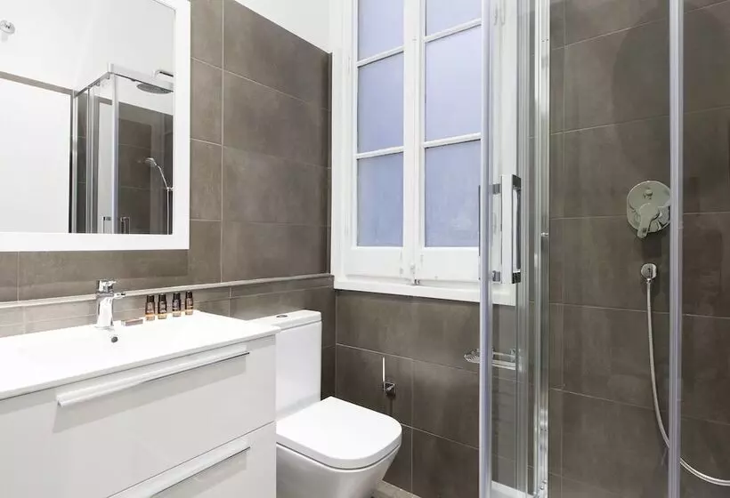 Aspasios Urquinaona Apartments