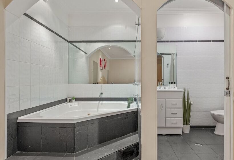 Blue Mountains Heritage Motel