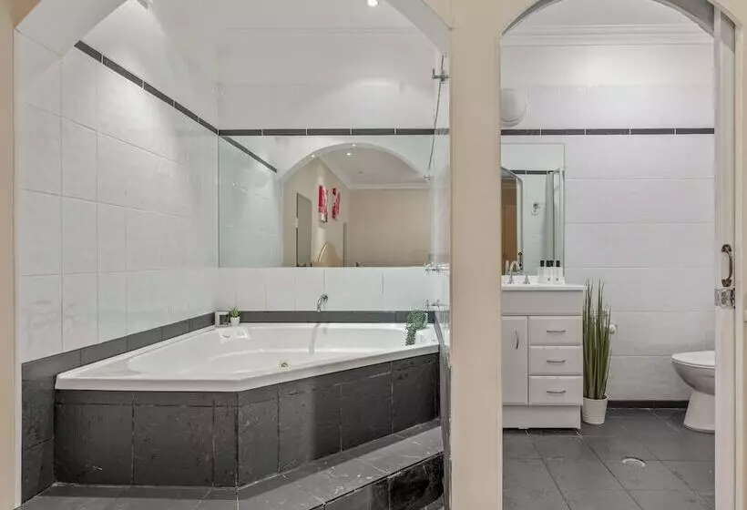 Blue Mountains Heritage Motel