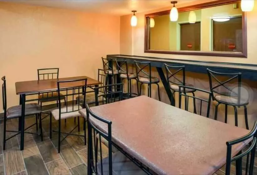 Hotelli Pronghorn Inn