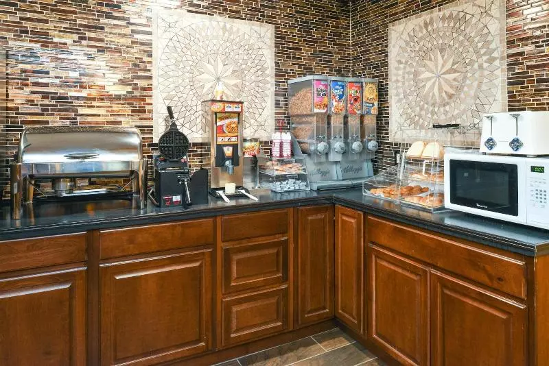 Hotelli Pronghorn Inn