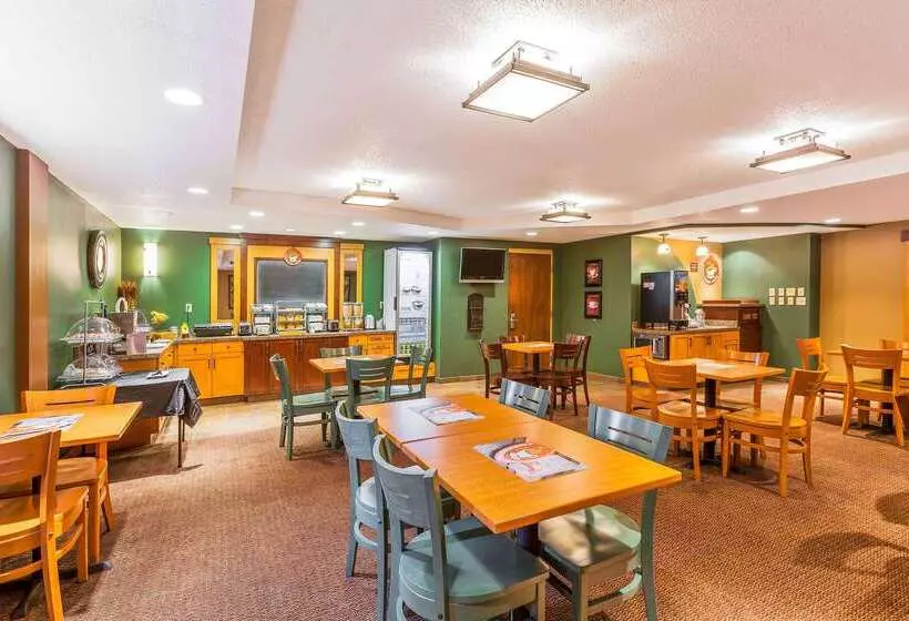 ホテル Americinn By Wyndham Monmouth