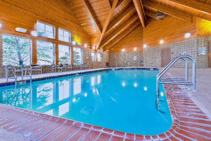 ホテル Americinn By Wyndham Monmouth