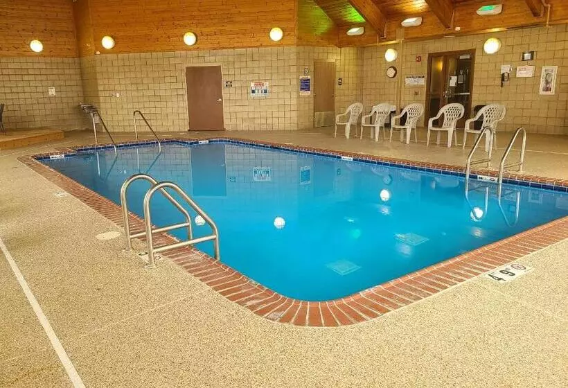 ホテル Americinn By Wyndham Monmouth