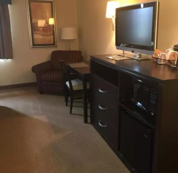 ホテル Americinn By Wyndham Monmouth