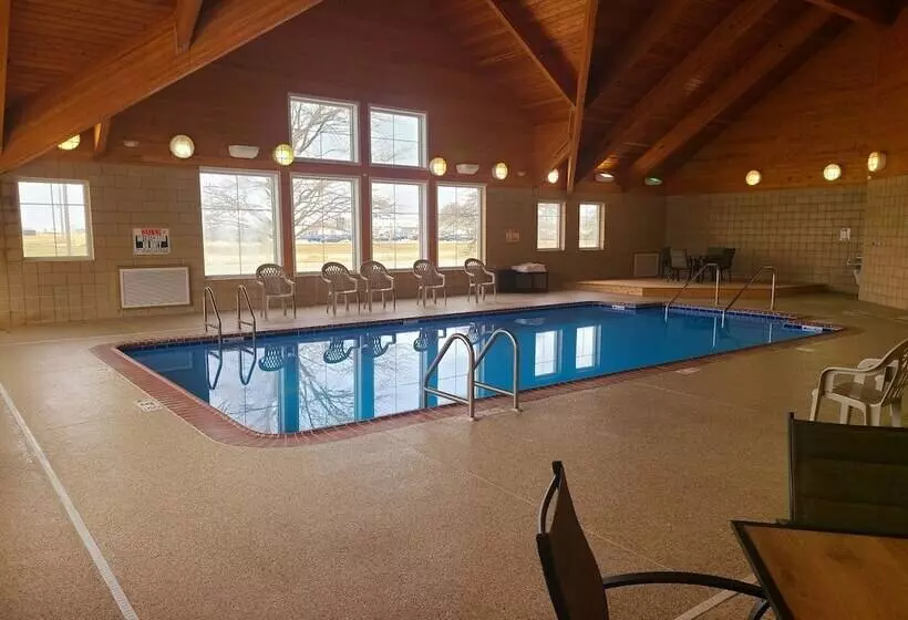 ホテル Americinn By Wyndham Monmouth