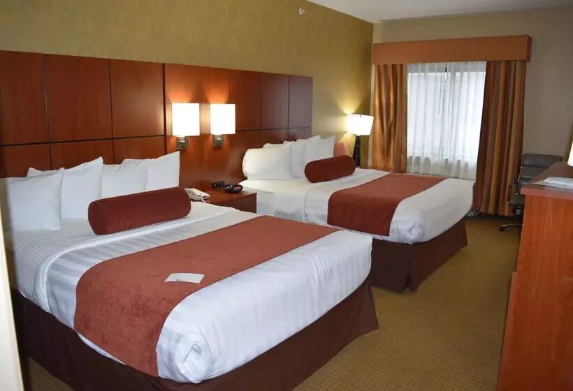 فندق Best Western Plus Finger Lakes Inn & Suites