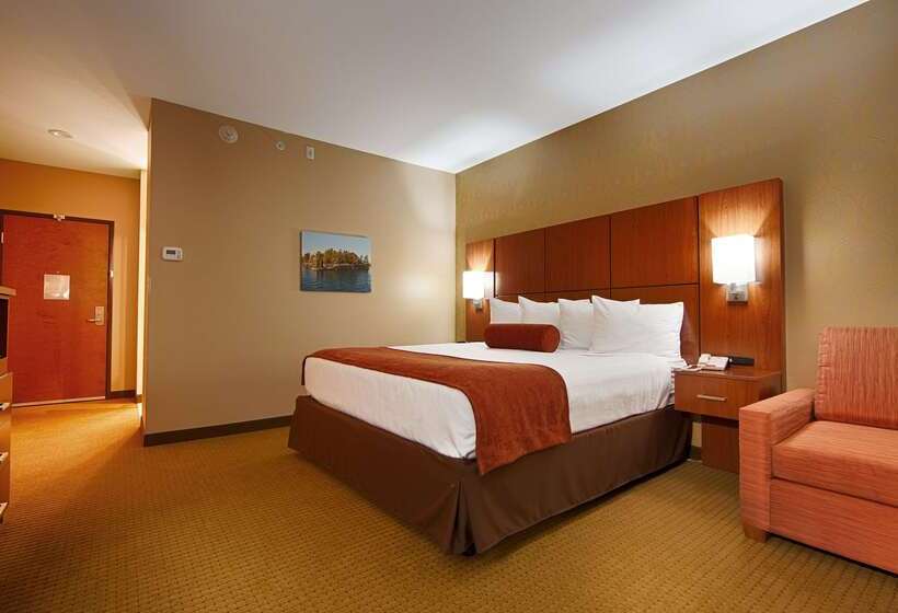 Otel Best Western Plus Finger Lakes Inn & Suites