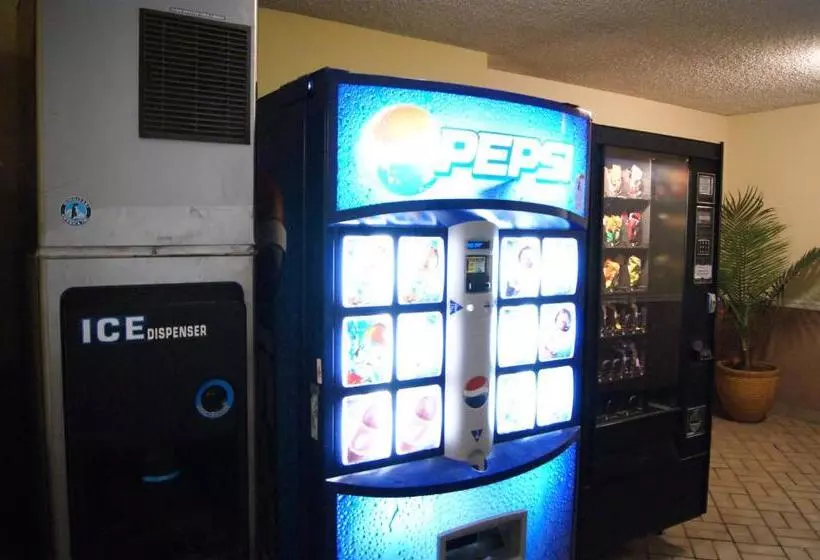 هتل Brentwood Inn & Garden