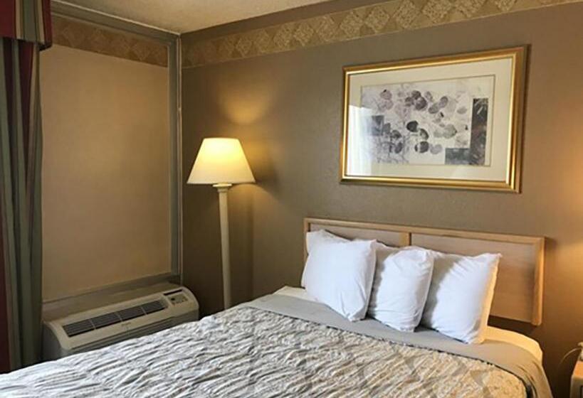 هتل Brentwood Inn & Garden