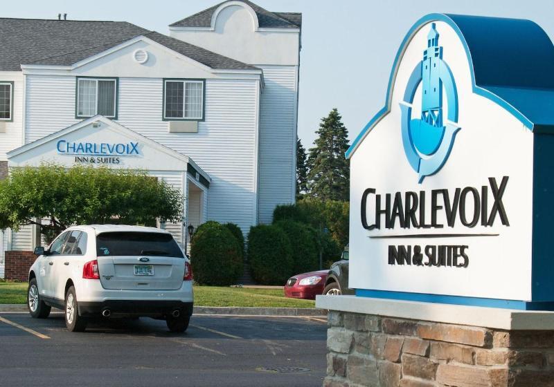فندق Charlevoix Inn & Suites Surestay Collection By Best Western