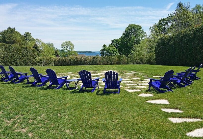 فندق Charlevoix Inn & Suites Surestay Collection By Best Western