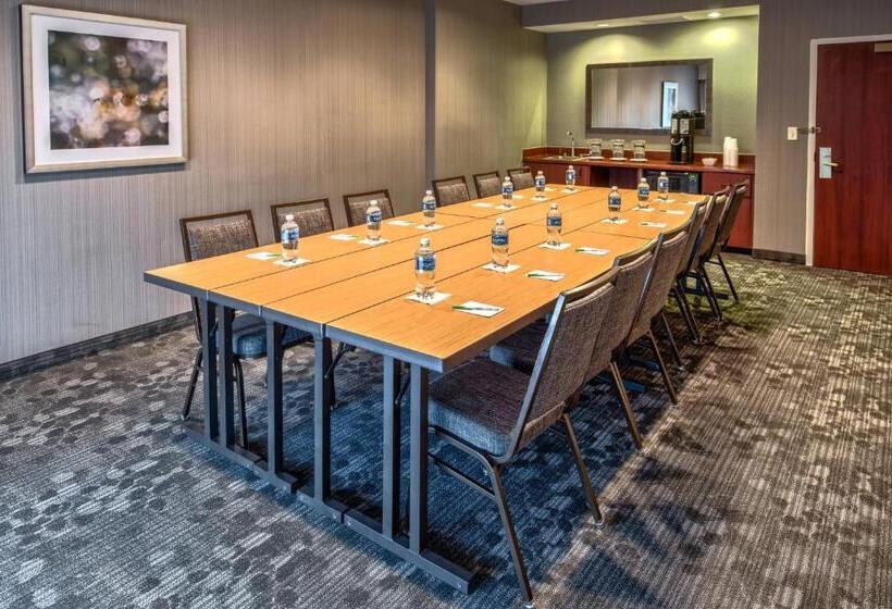 호텔 Courtyard By Marriott Springfield