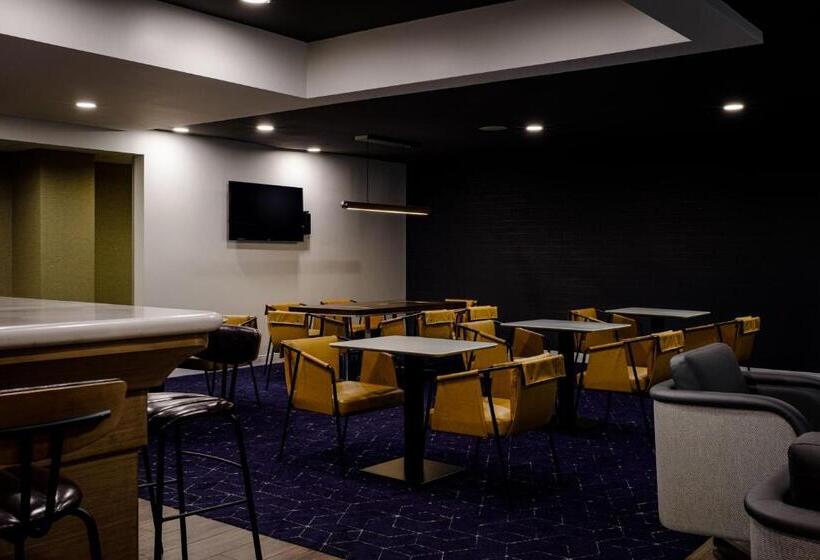 호텔 Courtyard By Marriott Springfield