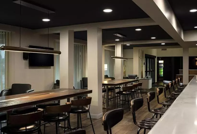 ホテル Courtyard By Marriott Springfield