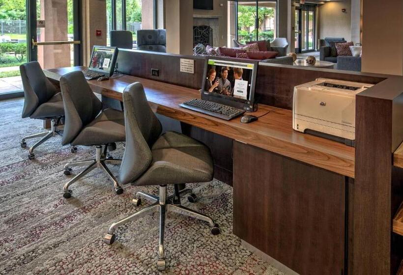 호텔 Courtyard By Marriott Springfield