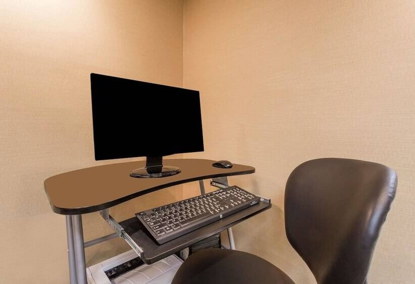 בית מלון כפרי Days Inn By Wyndham Dumfries Quantico