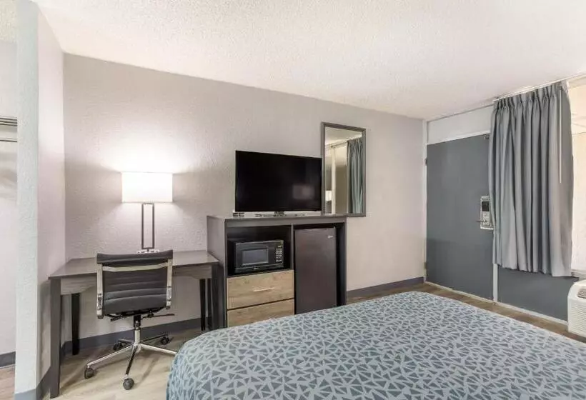 Отель Econo Lodge