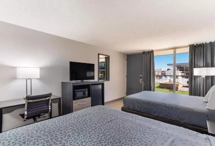 Отель Econo Lodge