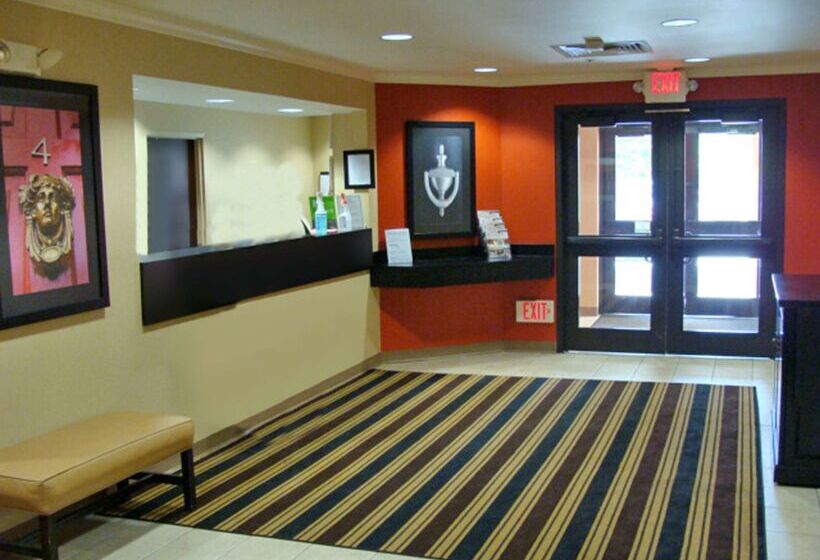 בית מלון כפרי Extended Stay America Suites Elizabeth Newark Airport