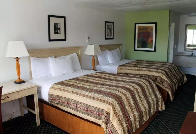 בית מלון כפרי Fireside Inn By The Beach Boardwalk & Bowling