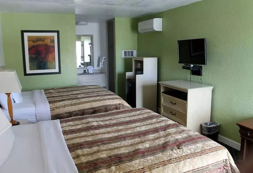 בית מלון כפרי Fireside Inn By The Beach Boardwalk & Bowling