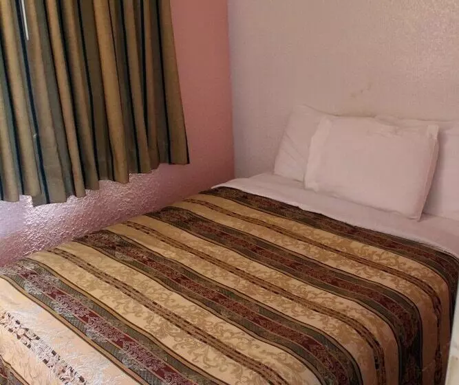 בית מלון כפרי Fireside Inn By The Beach Boardwalk & Bowling