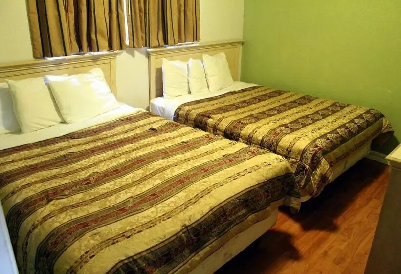 בית מלון כפרי Fireside Inn By The Beach Boardwalk & Bowling