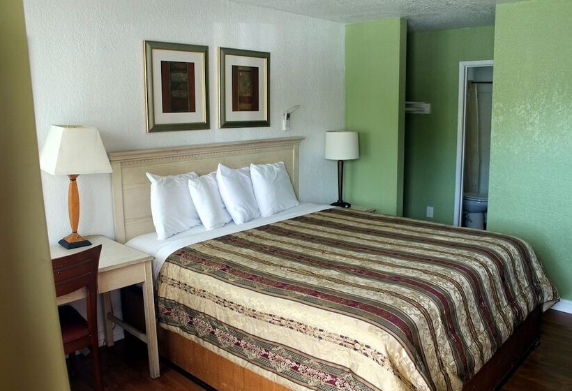 בית מלון כפרי Fireside Inn By The Beach Boardwalk & Bowling