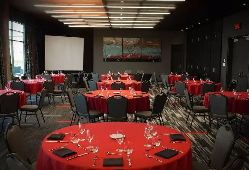 Grand Hotel Times Sherbrooke