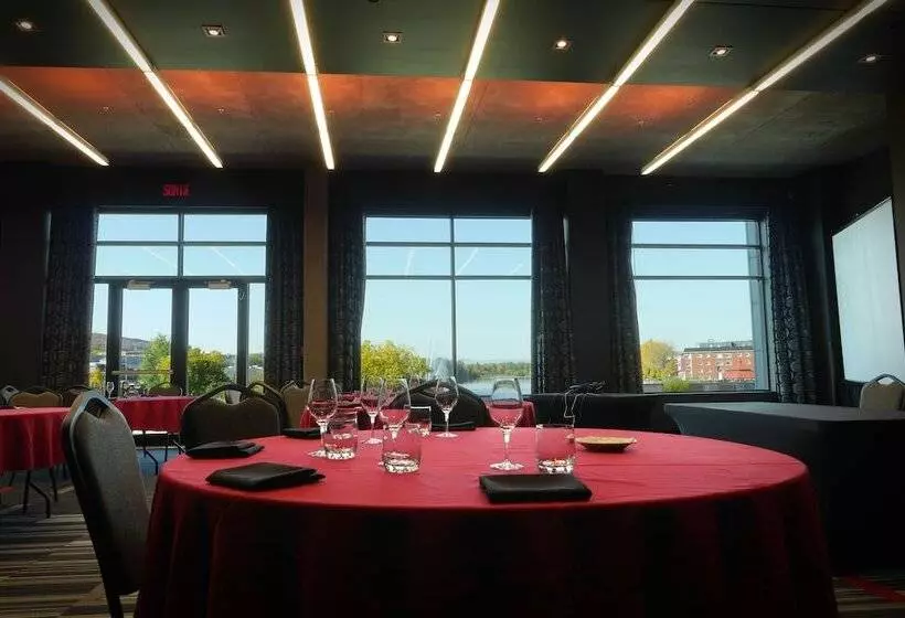 Grand Hotel Times Sherbrooke