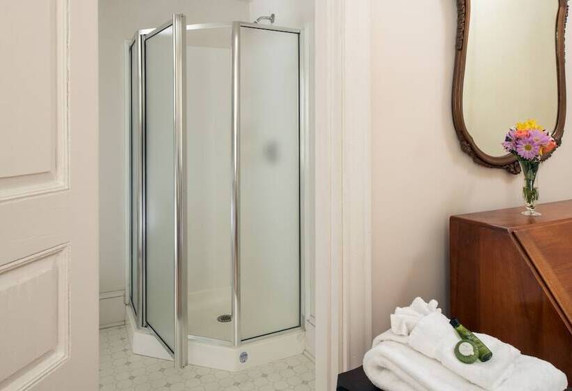 בית מלון כפרי Idlwilde Inn