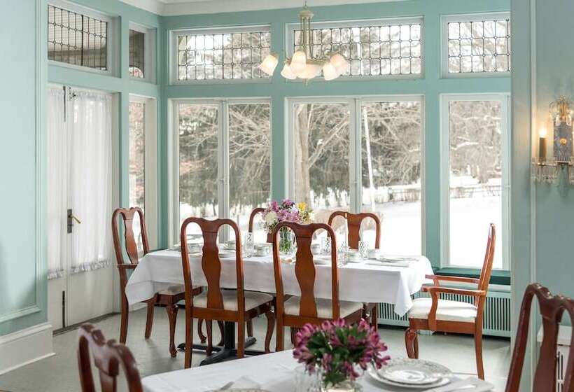 בית מלון כפרי Idlwilde Inn