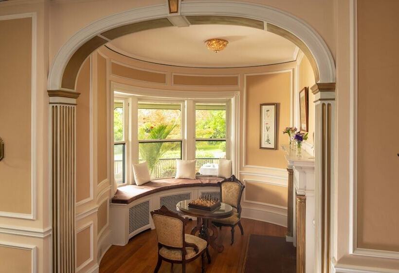 בית מלון כפרי Idlwilde Inn