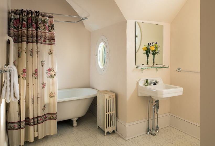 בית מלון כפרי Idlwilde Inn