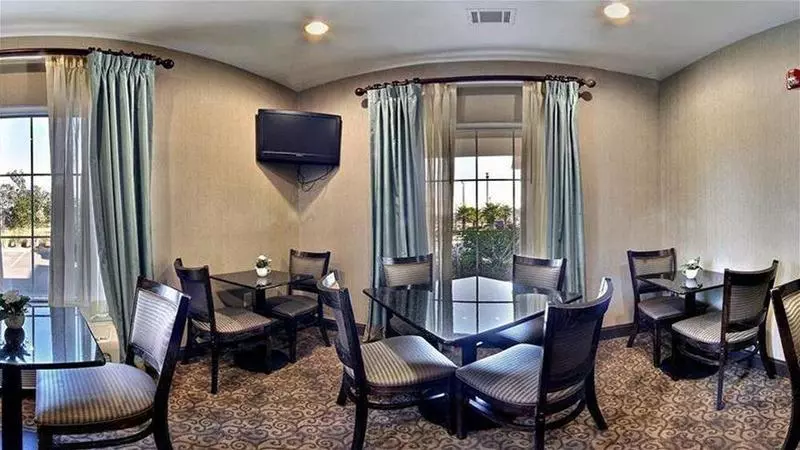 Отель Magnolia Inn And Suites Pooler