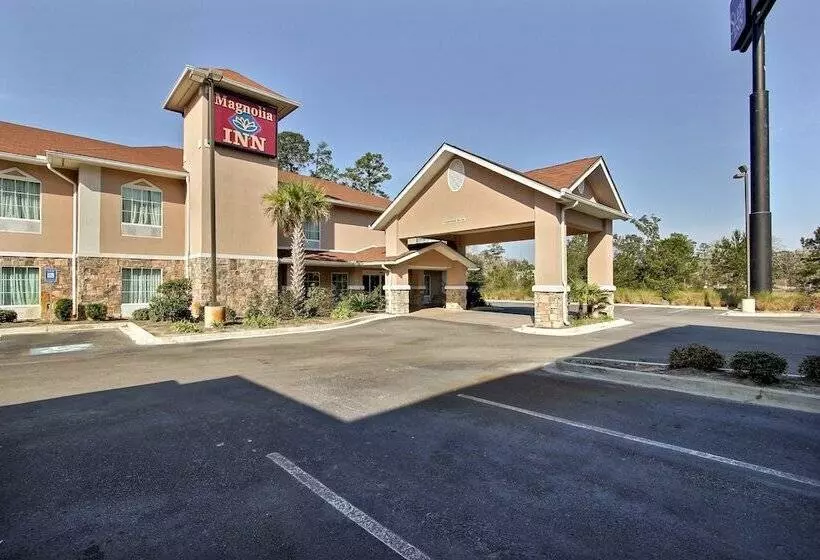Отель Magnolia Inn And Suites Pooler