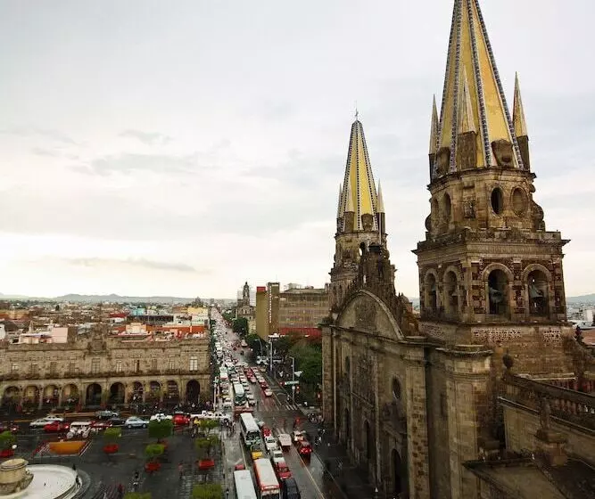 Отель One Guadalajara Centro Historico