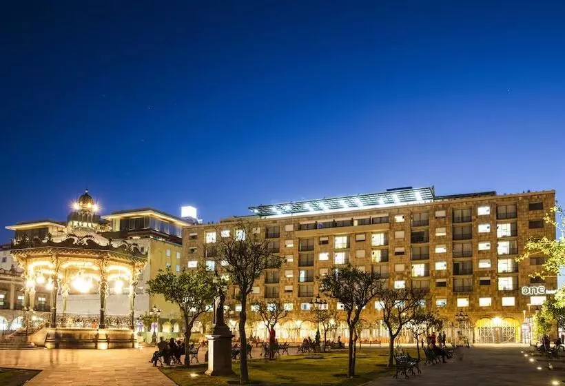 Отель One Guadalajara Centro Historico