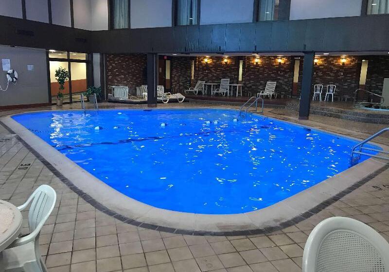 Hotel Ramada By Wyndham Albert Lea