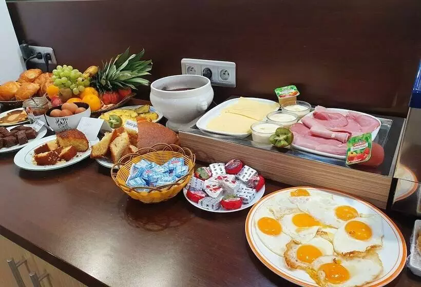 Отель Restaurant La Chaumiere Les Mureaux   Flins